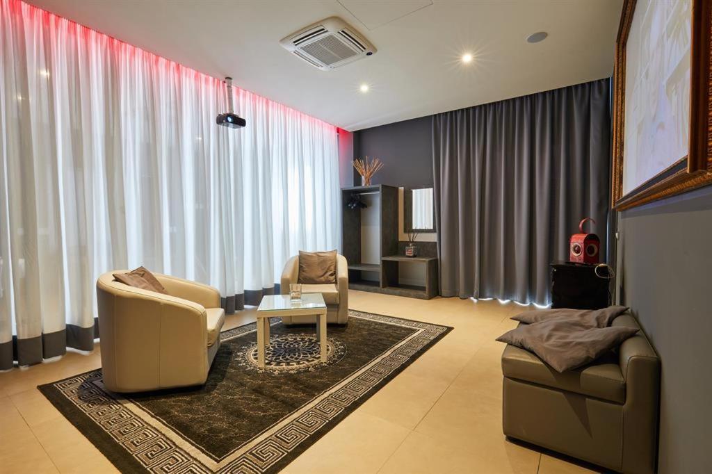 Castelmartini Wellness & Business Hotel Larciano Экстерьер фото